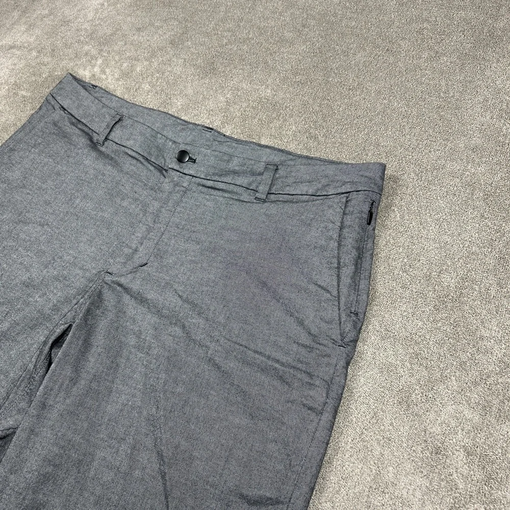 Lululemon Commission Shorts Mens 38 x 11 Gray Chambray Chino Casual Summer Logo